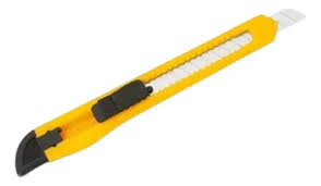 CUTTER 304 9MM PLATICO CHICO